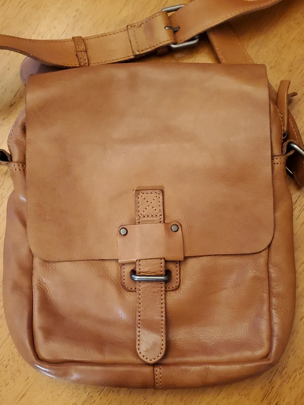 Leather Crossbody Messenger Bag - Tan